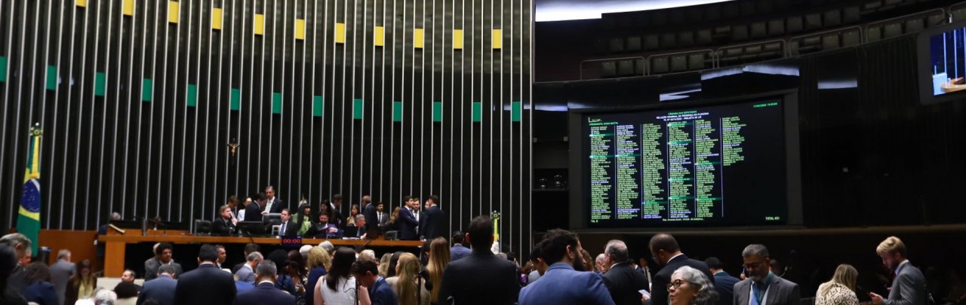 [Câmara dos Deputados aprova projeto de combate ao golpe do falso advogado]