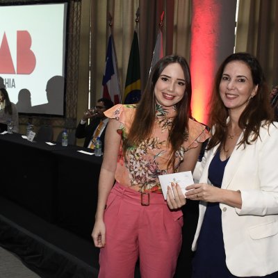 [OAB-BA entrega mais de 300 carteiras a jovens advogados e advogadas]