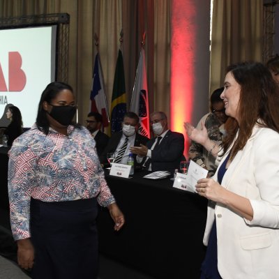 [OAB-BA entrega mais de 300 carteiras a jovens advogados e advogadas]