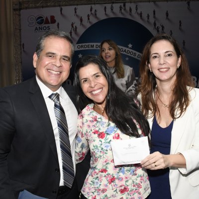 [OAB-BA entrega mais de 300 carteiras a jovens advogados e advogadas]