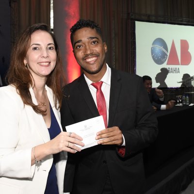 [OAB-BA entrega mais de 300 carteiras a jovens advogados e advogadas]