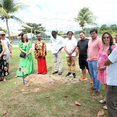 [OAB-BA planta baobá em homenagem a Esperança Garcia no Clube dos Advogados ]