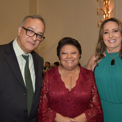 [Esmeralda Oliveira é condecorada com a Ordem do Mérito Judiciário do Trabalho da Bahia – Comenda Ministro Coqueijo Costa]