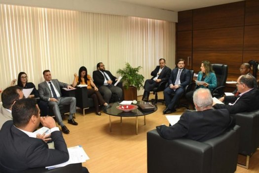 OAB-BA aprova desagravo a procuradores chamados de [OAB-BA aprova desagravo a procuradores chamados de