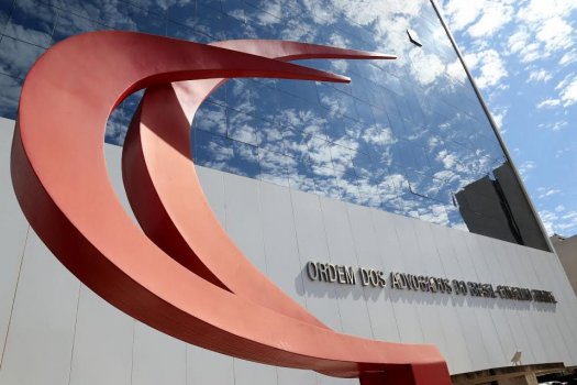 [OAB Nacional pede paralisação de cursos de direito a distância]