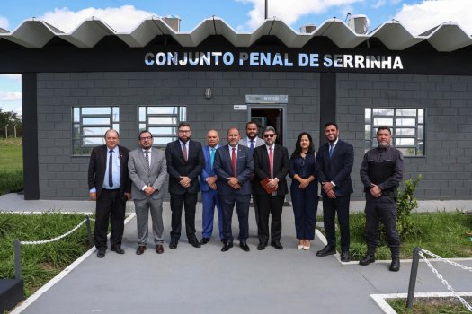 [Diretoria do Conjunto Penal de Serrinha suspende norma que dificulta acesso da advocacia a internos]