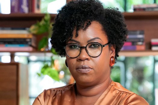 [ESA-BA realiza Aula Magna com Fayda Belo e lança Grupos de Estudo da Escola Antirracista]