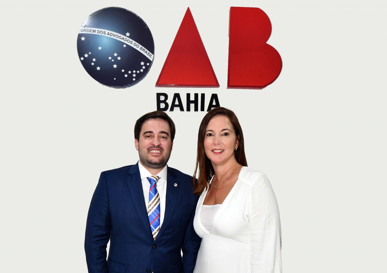 [Presidenta da OAB-BA, Daniela Borges, e vice-presidente, Hermes Hilarião, serão homenageados na Câmara de Salvador]