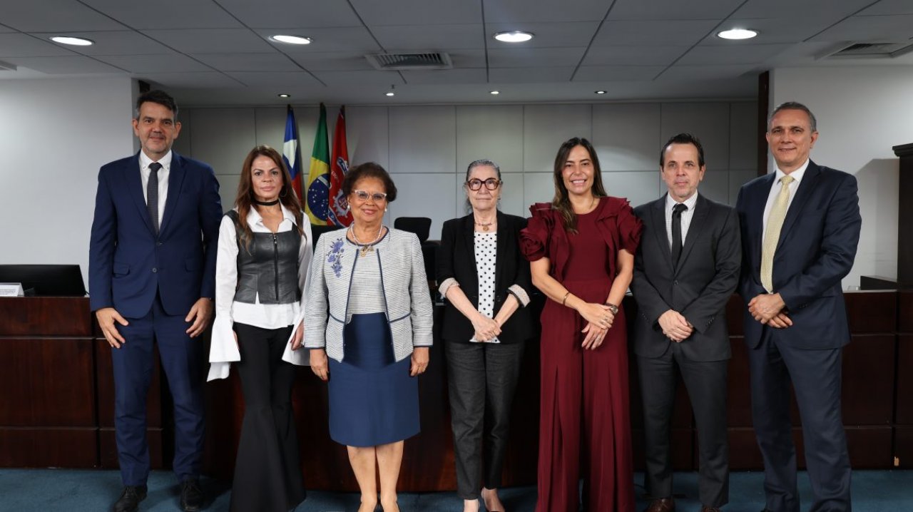 [Comissão de Concurso do TJBA realiza reidentificação de provas discursivas com acompanhamento da OAB-BA]